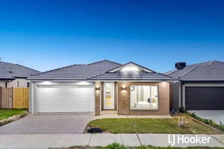 11 Darwinia Avenue, Clyde VIC 3978