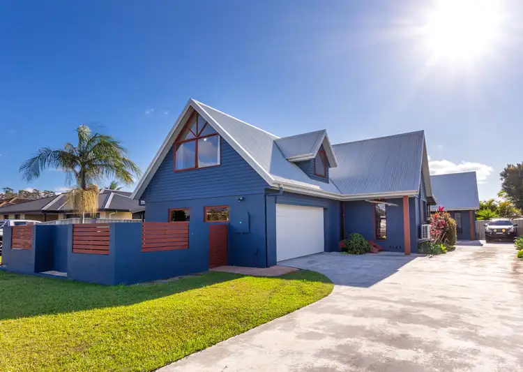 1/5 Flagtail Avenue, Old Bar NSW 2430