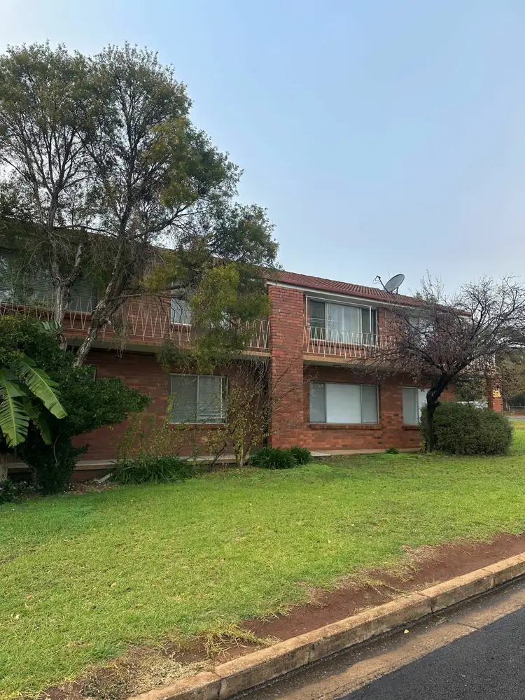 2/106 Benerembah Street, Griffith NSW 2680