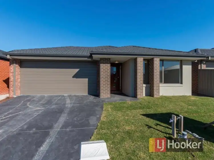 127 Scotsdale Drive, Cranbourne East VIC 3977