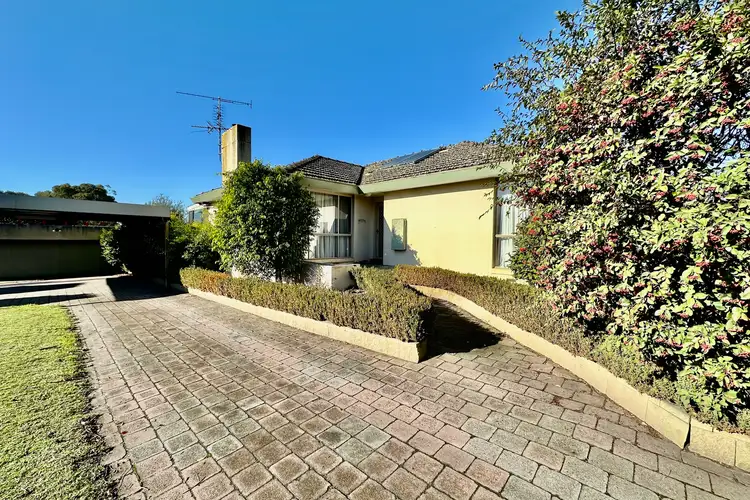 2 Clyde-Five Ways Road, Devon Meadows VIC 3977