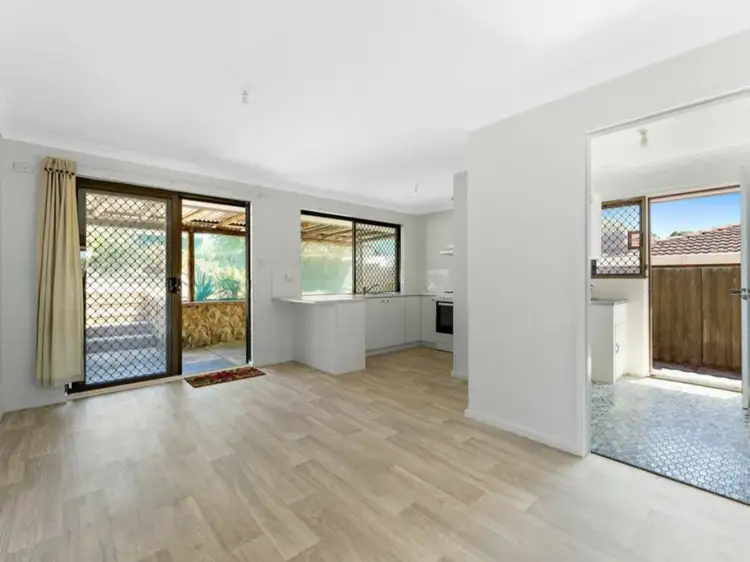 18 Kirkland Way, Parmelia WA 6167