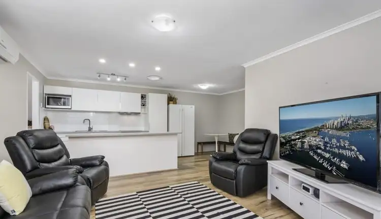 1/179 Olsen Avenue, Labrador QLD 4215