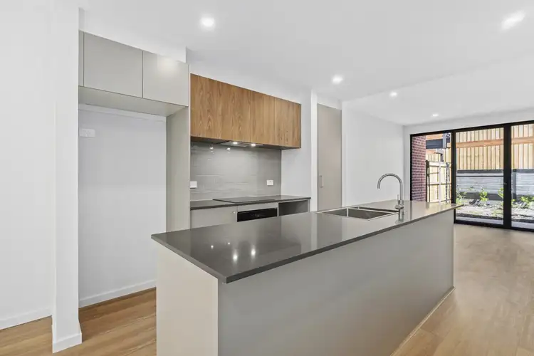 104/2 Woodberry Avenue, Coombs ACT 2611