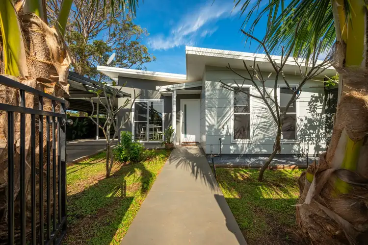 4 Vista St, Russell Island QLD 4184
