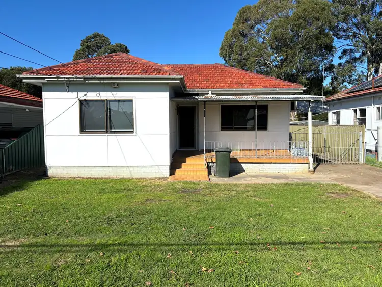 8 Ace Avenue, Fairfield NSW 2165