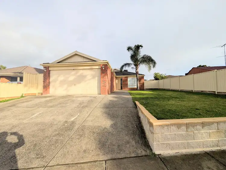 33 Southern Cross Drive, Roxburgh Park VIC 3064
