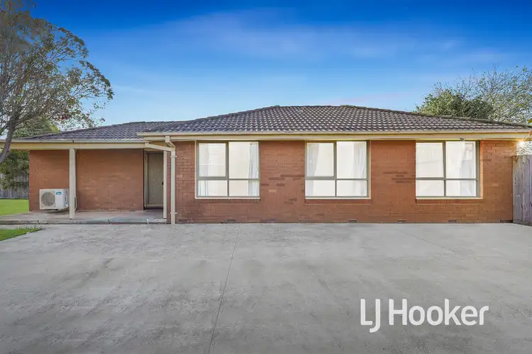 8 Delmont Court, Cranbourne VIC 3977