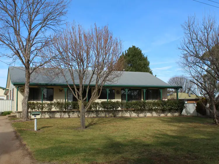 27 Meade Street, Glen Innes NSW 2370
