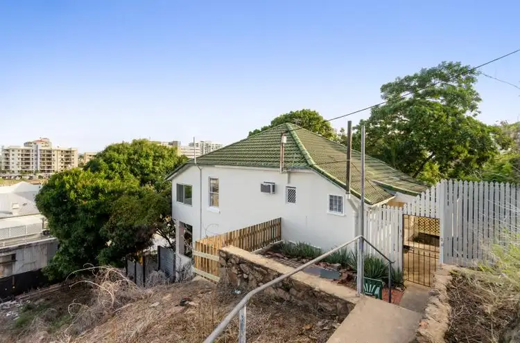 1/10 Melton Terrace, Townsville QLD 4810