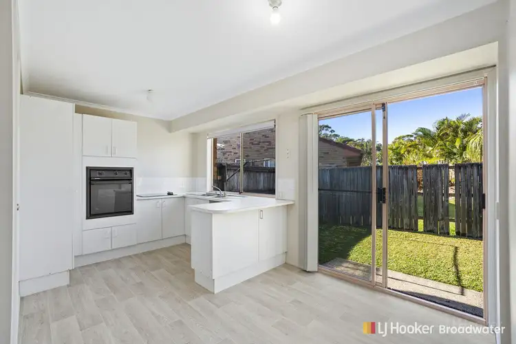 2/5 Melanie Place, Labrador QLD 4215