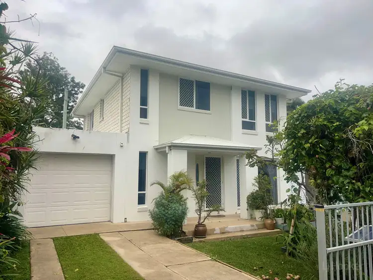 28a Robert Street, Labrador QLD 4215