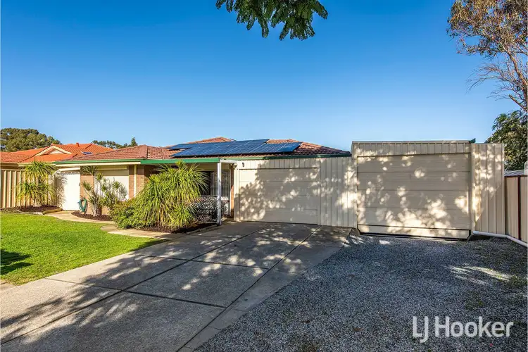 8 Ardross Street, Seville Grove WA 6112