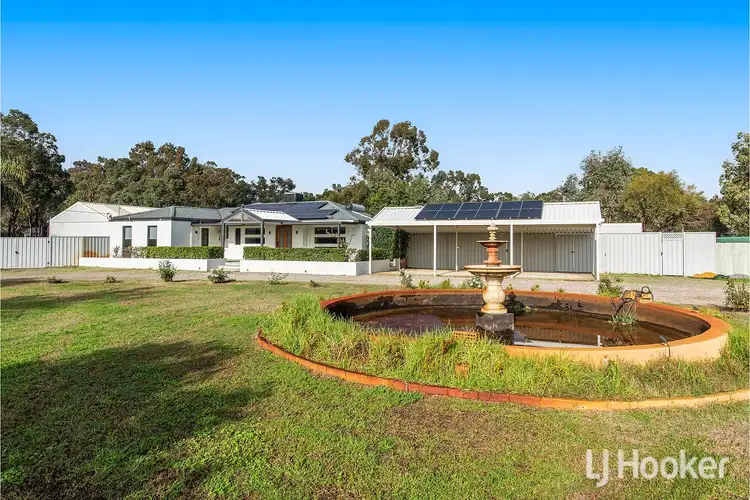 5 McNeill Road, Champion Lakes WA 6111