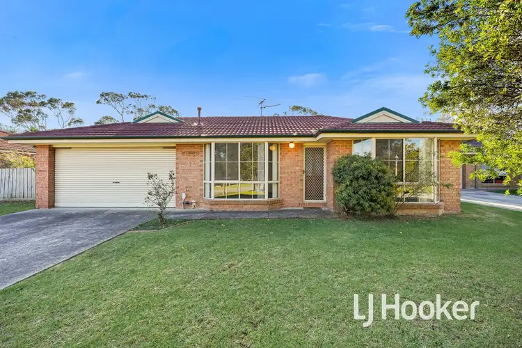 10 Lauren Square, Pakenham VIC 3810