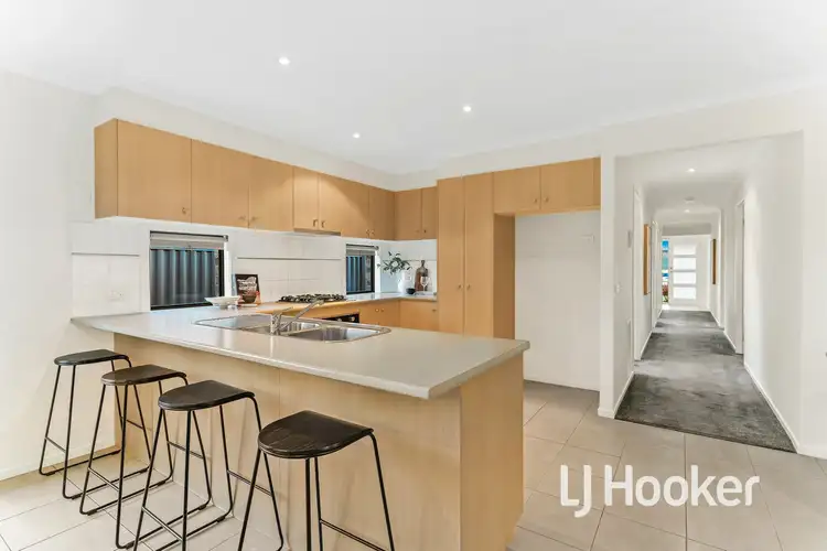 Fifth view of Homely house listing, 10 Valencia Lane, Pakenham VIC 3810