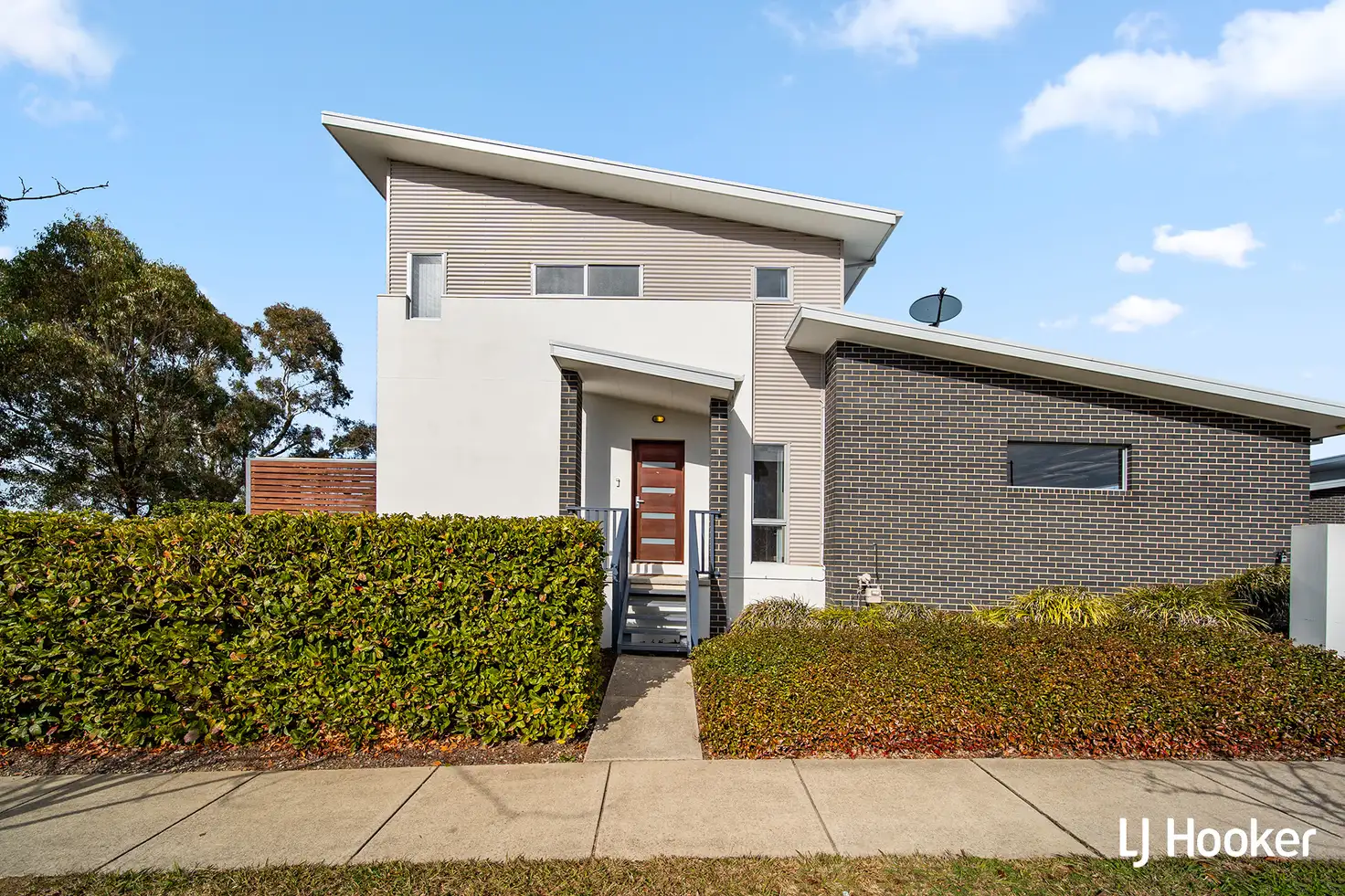 Main view of Homely townhouse listing, 18/5 Keith Waller Rise, Casey ACT 2913