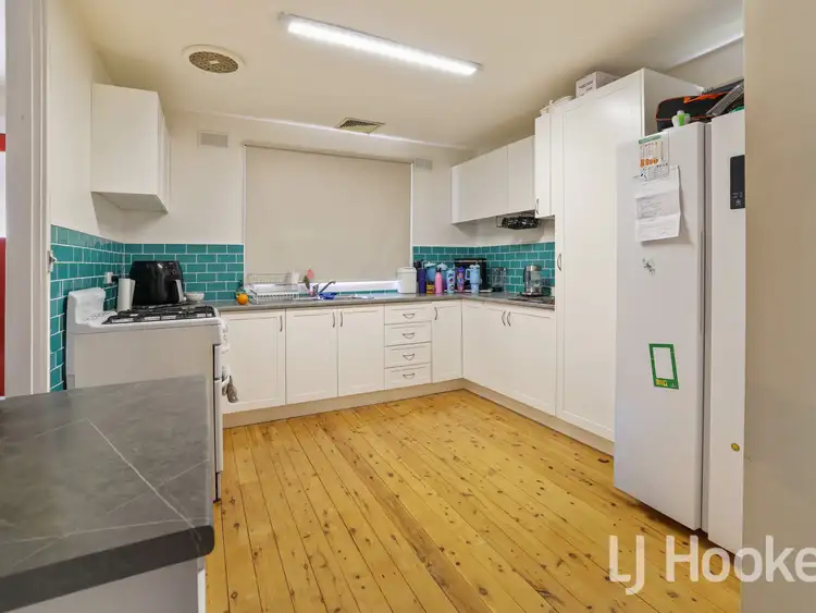 4 Bassett Drive, West Bathurst NSW 2795