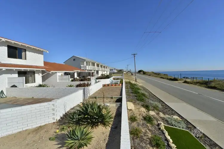 3/35B Halls Head Parade, Halls Head WA 6210