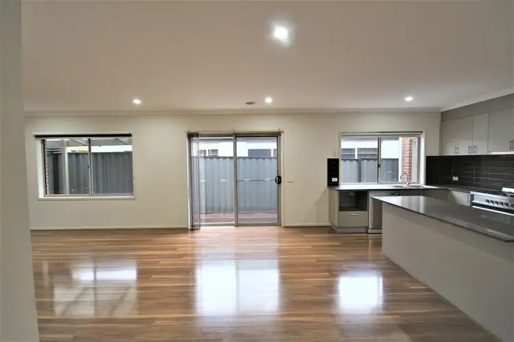 Second view of Homely house listing, 5 Viewside Crescent, Craigieburn VIC 3064