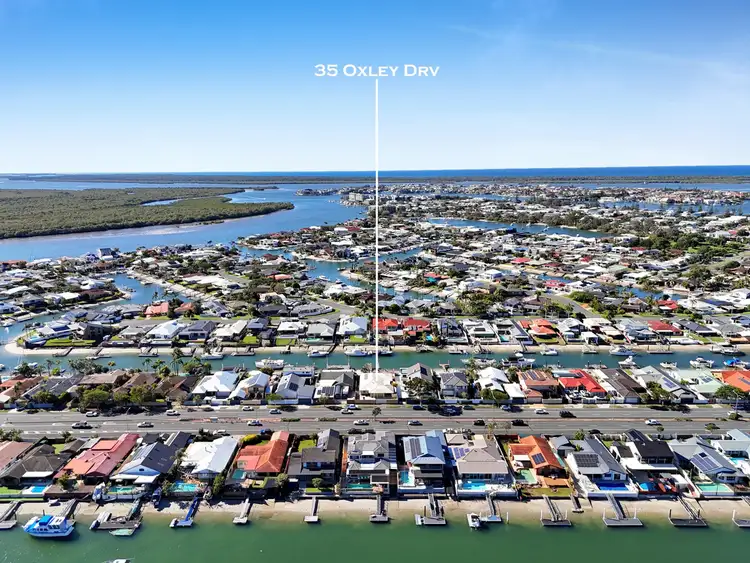 35 Oxley Drive, Paradise Point QLD 4216