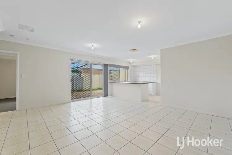 5 Mcintosh St, Queens Park WA 6107