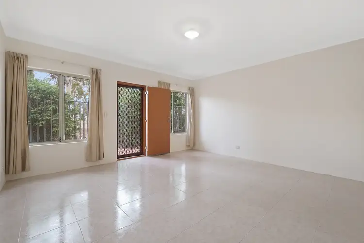 Third view of Homely house listing, 10 Beaconsfield St, St James WA 6102