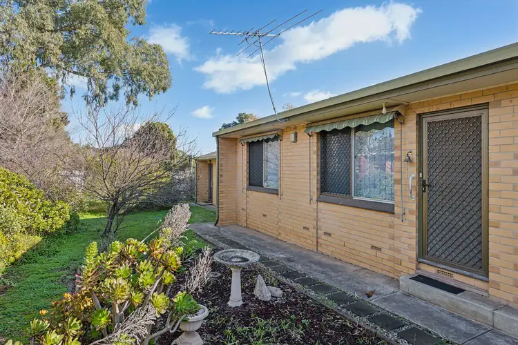2/8 Faye Avenue