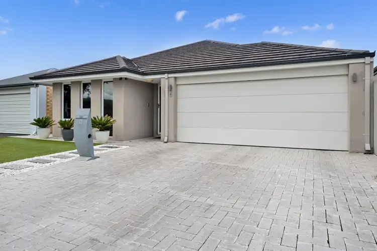 Second view of Homely house listing, 4 Serisier Parkway, Queens Park WA 6107