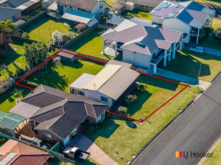 Fifth view of Homely house listing, 8 Belbowrie Parade, Maloneys Beach NSW 2536