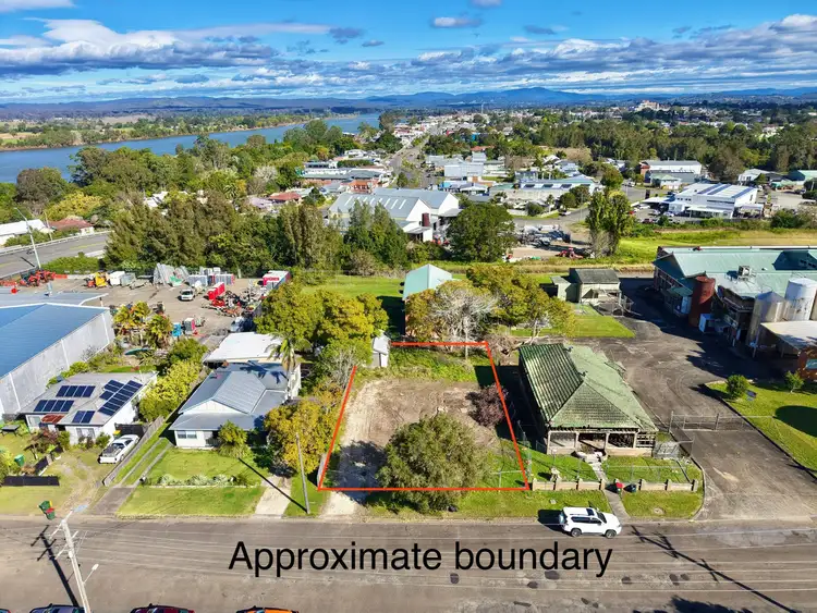 8 Railway Parade, Taree NSW 2430