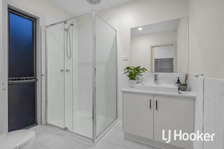 Fifth view of Homely house listing, 2/6 Sidney Nolan Walk, Point Cook VIC 3030