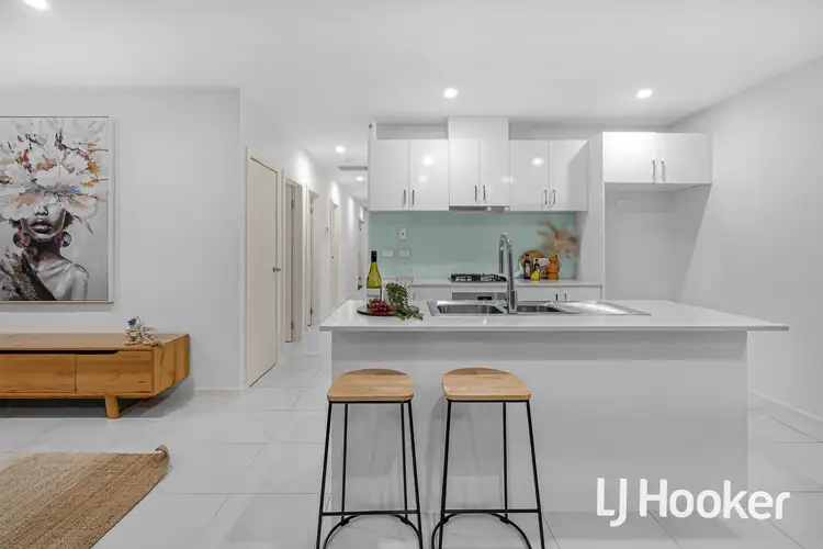 Sixth view of Homely house listing, 2/6 Sidney Nolan Walk, Point Cook VIC 3030