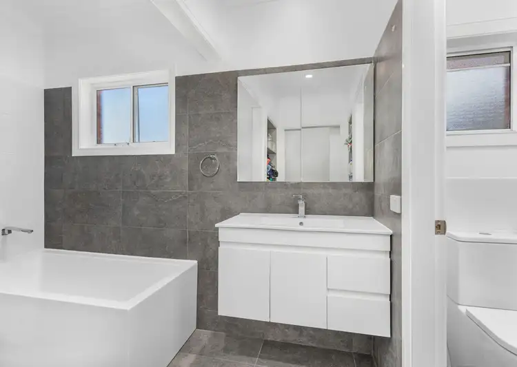 Fifth view of Homely unit listing, 1/285 Victoria Street, Taree NSW 2430