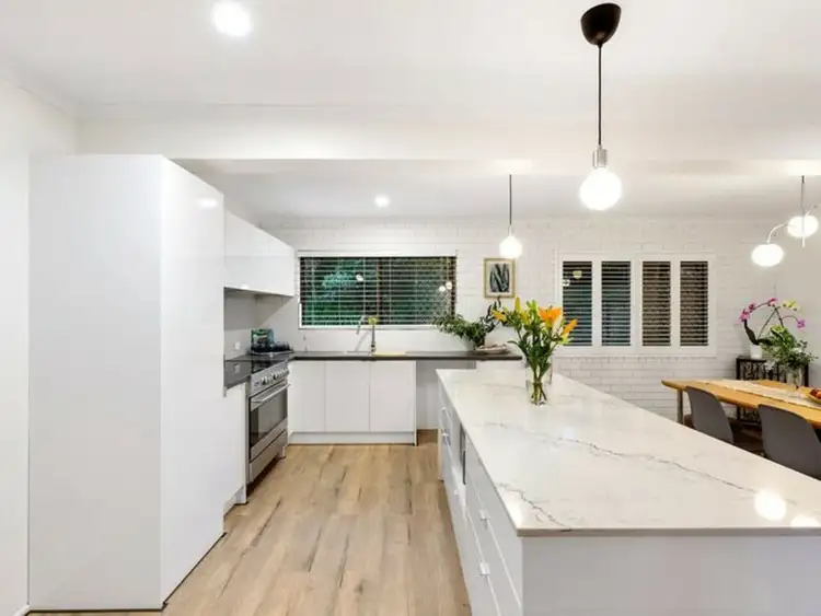 149 Samuel Street, Camp Hill QLD 4152