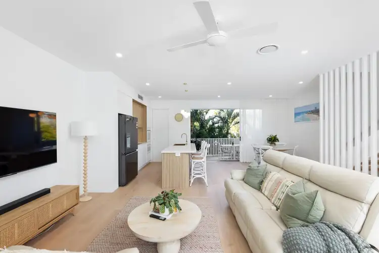 2/135 Golden Four Drive, Bilinga QLD 4225