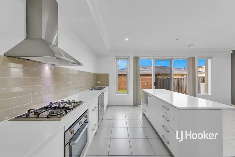 Sixth view of Homely townhouse listing, 4 Broadbeach Circuit, Sanctuary Lakes VIC 3030