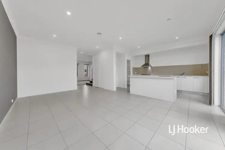 Seventh view of Homely townhouse listing, 4 Broadbeach Circuit, Sanctuary Lakes VIC 3030