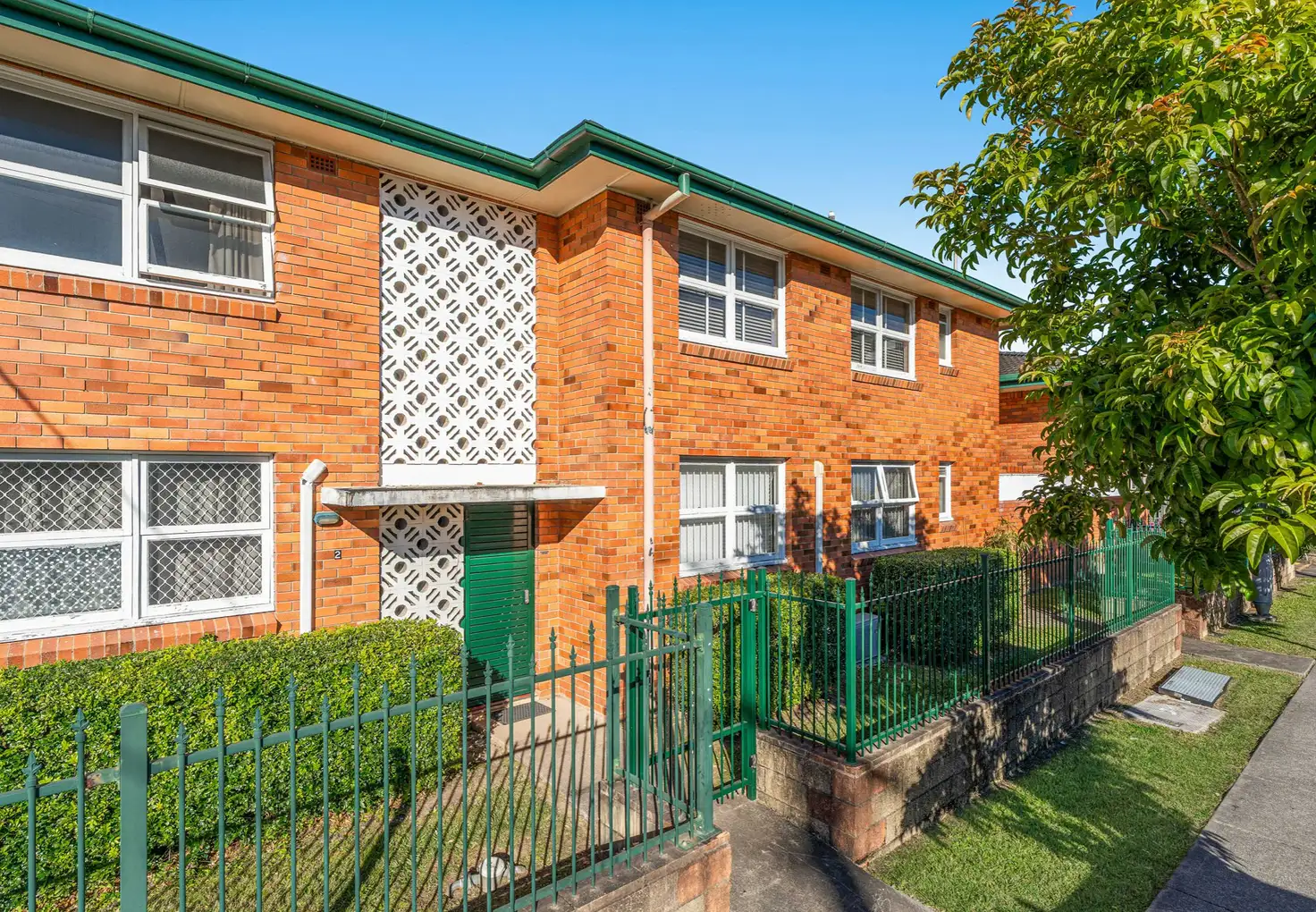 Main view of Homely unit listing, 5/2 Carl Street, Woolloongabba QLD 4102