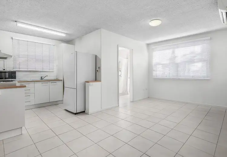 Second view of Homely unit listing, 5/2 Carl Street, Woolloongabba QLD 4102