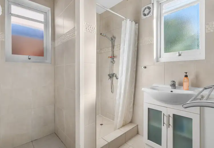 Sixth view of Homely unit listing, 5/2 Carl Street, Woolloongabba QLD 4102