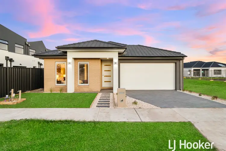 Main view of Homely house listing, 2 Falconer Court, Clyde North VIC 3978