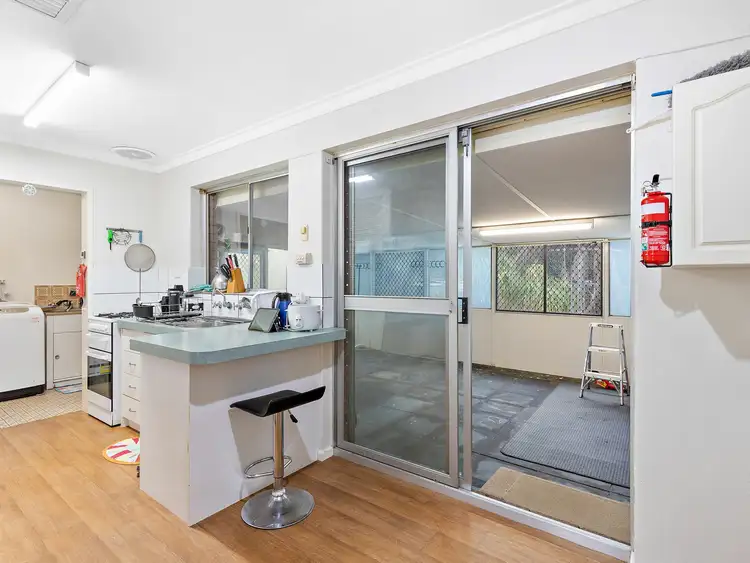 Seventh view of Homely house listing, 18 Morrit Way, Parmelia WA 6167