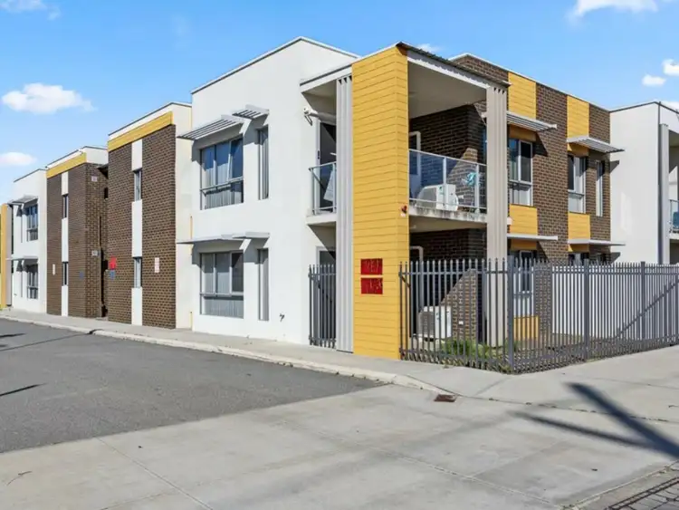 18 16 grey street, Cannington WA 6107