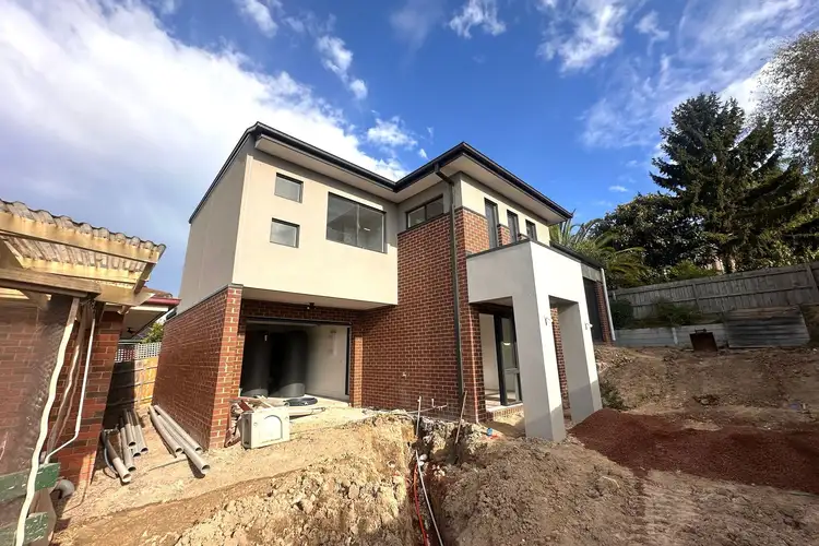 2/28 John Hunter Drive, Endeavour Hills VIC 3802