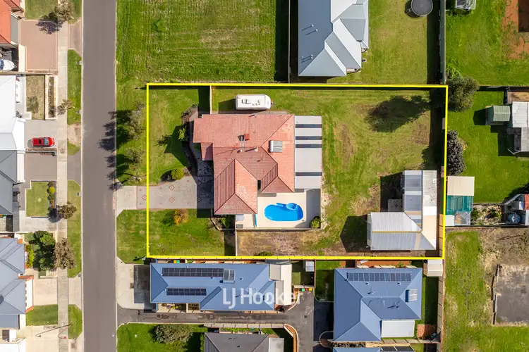 4 Clearys Road, Dardanup WA 6236