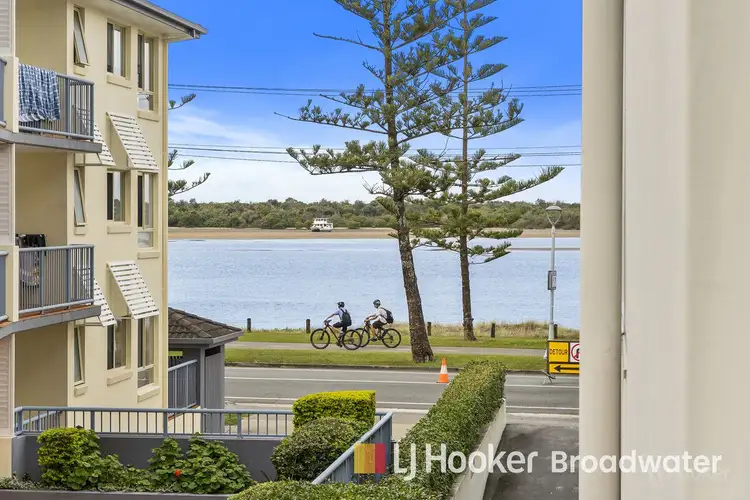 12/414 Marine Parade