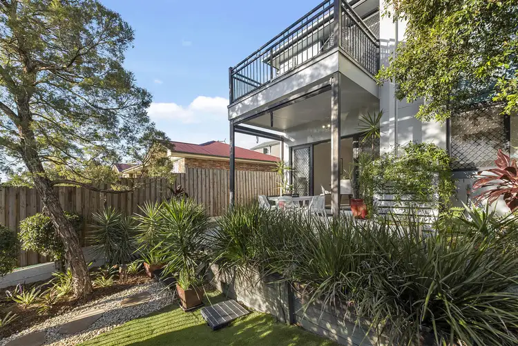2/28 Oakwood Street, Annerley QLD 4103