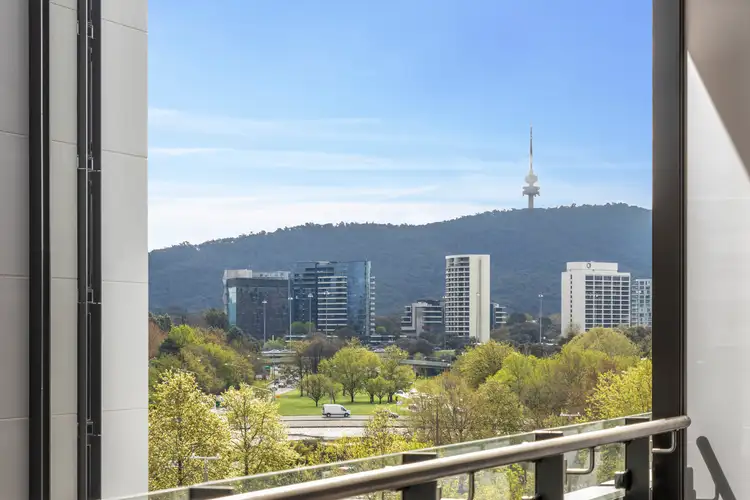 10/44 Constitution Avenue