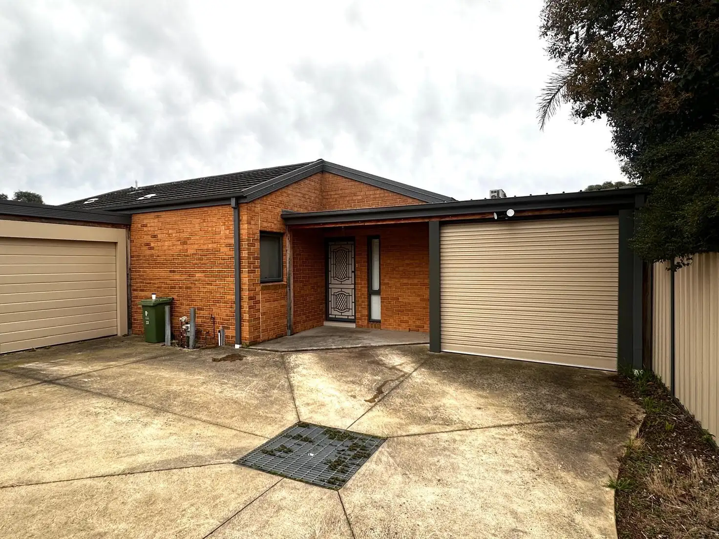 Main view of Homely unit listing, 2/23 Blackwood Drive, Hampton Park VIC 3976